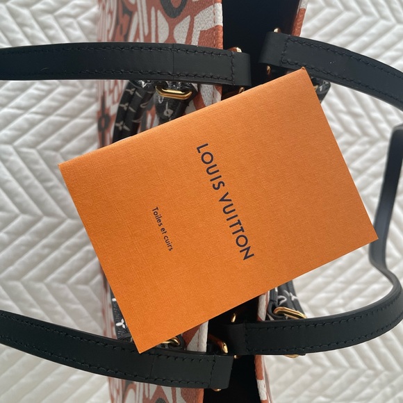 LV GIANT MONOGRAM CRAFTY - Picture 5 of 10